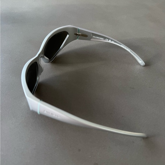 Balenciaga Women Silver Oval Sunglasses - Picture 3 of 9